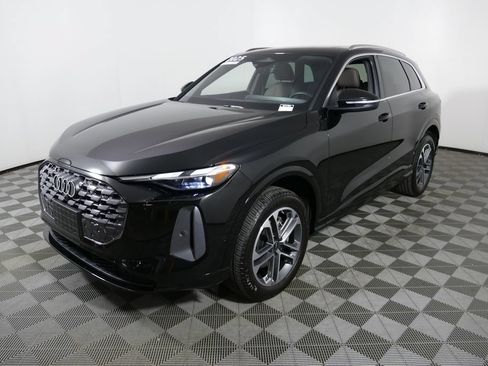 Used 2025 Audi Q5 Premium w/ Convenience Package AWD/4WD image 7