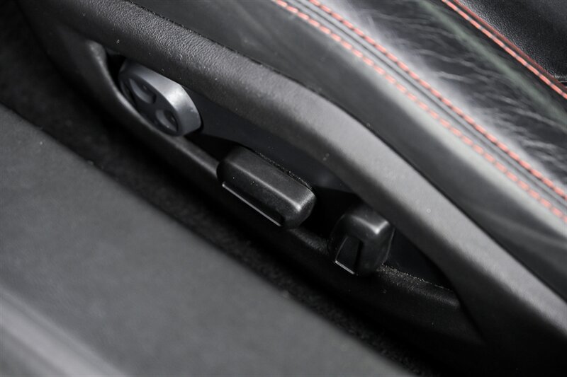 Used 2020 Lamborghini Huracan EVO RWD image 19