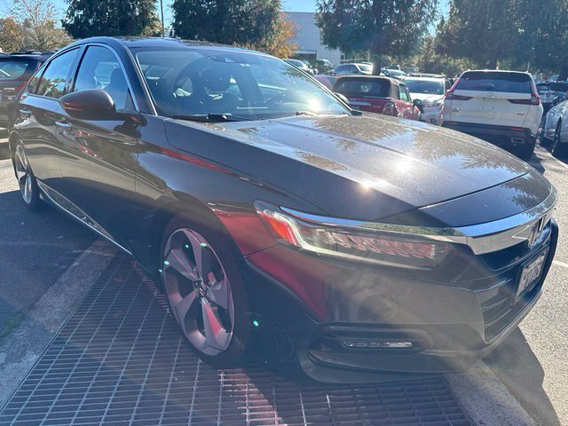 Used 2018 Honda Accord Touring image 2