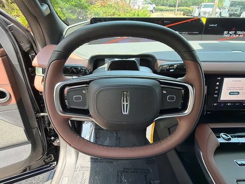 New 2027 Lincoln Navigator Reserve AWD/4WD image 22