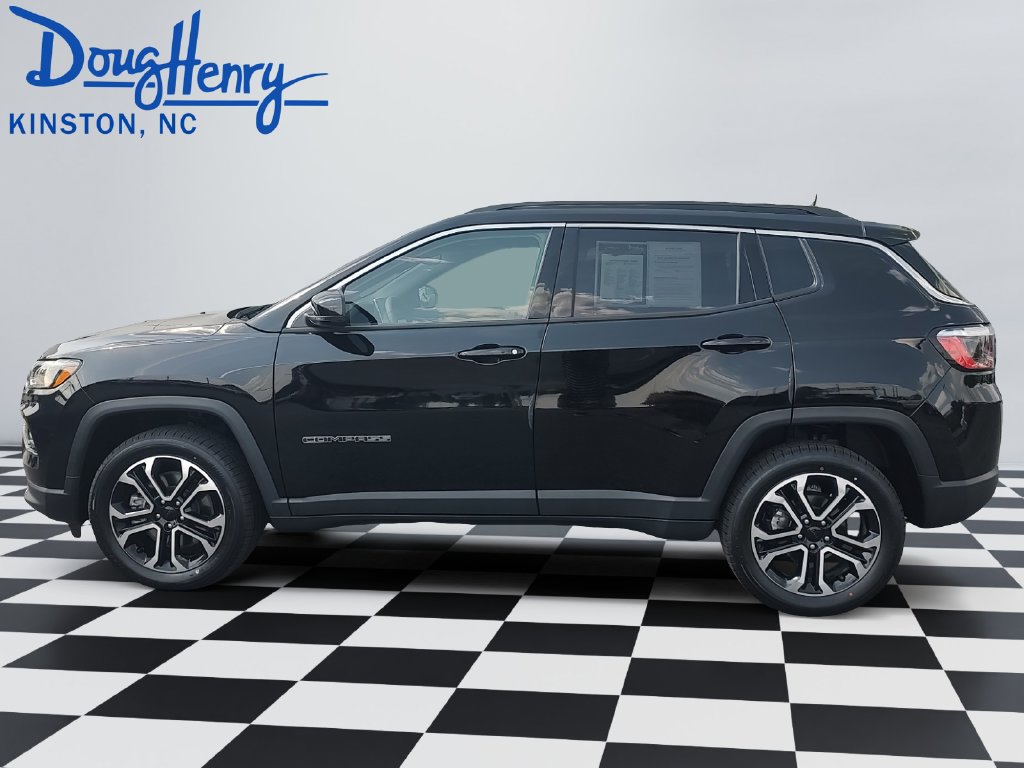 Used 2023 Jeep Compass Limited w/ Sun and Sound Group AWD/4WD image 2