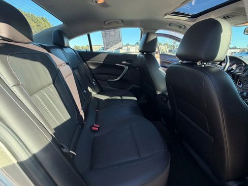 Used 2016 Buick Regal image 12
