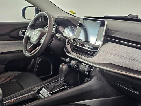 Used 2022 Jeep Compass Latitude FWD image 37