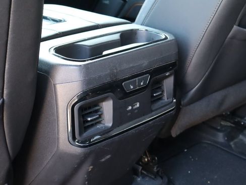 Used 2022 GMC Sierra 1500 AT4 w/ AT4 Premium Package AWD/4WD image 19