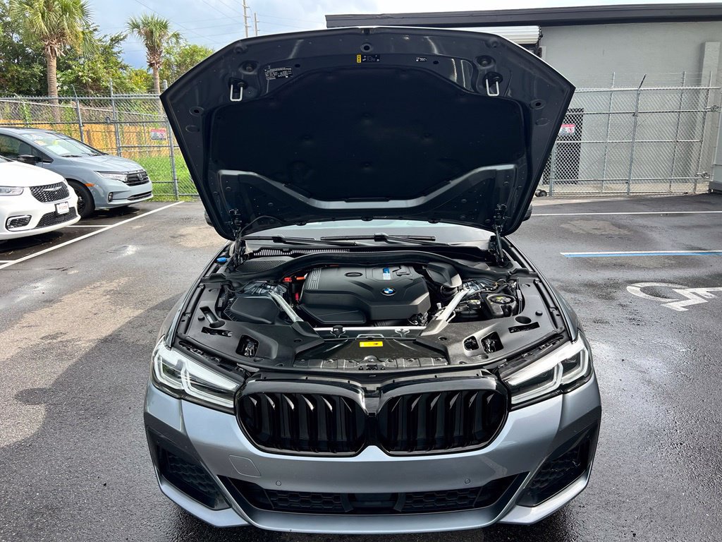 Used 2022 BMW 530e xDrive w/ Premium Package AWD/4WD image 17