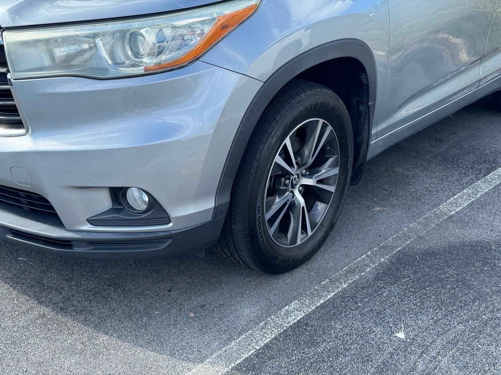 Used 2016 Toyota Highlander XLE AWD/4WD image 5