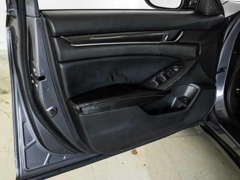 Used 2018 Honda Accord Sport image 34
