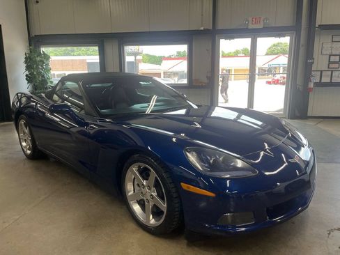 Used 2007 Chevrolet Corvette Convertible w/ Preferred Equipment Group RWD image 17