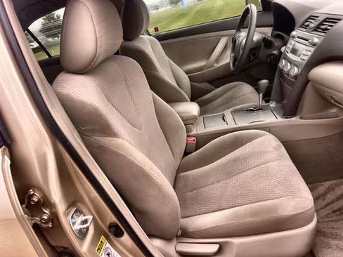 Used 2011 Toyota Camry FWD image 12