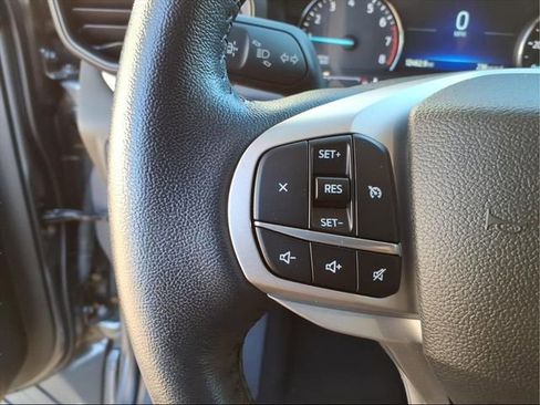 Used 2022 Ford Explorer XLT image 17