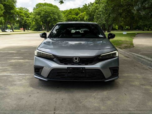 Used 2023 Honda Civic Sport image 3
