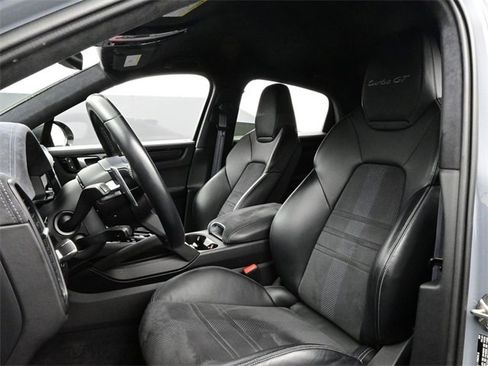 Used 2023 Porsche Cayenne Turbo GT image 5