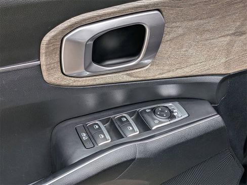 Certified 2023 Kia Sorento S w/ Panoramic Sunroof Package image 10