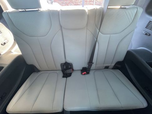 Used 2025 Hyundai Palisade SEL image 32