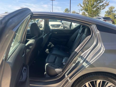 Used 2023 Nissan Altima 2.5 SL FWD image 17