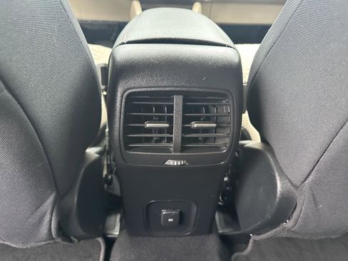 Used 2020 Ford Escape SE Sport image 16