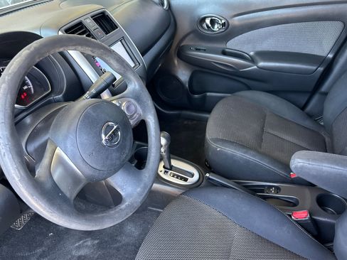 Used 2014 Nissan Versa SV FWD image 10
