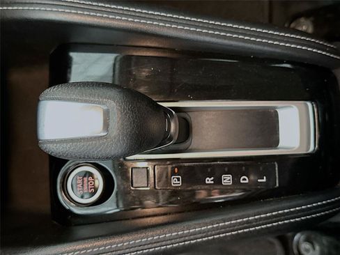 Used 2018 Nissan Kicks S FWD image 15