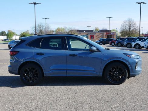 Certified 2023 Ford Escape ST-Line Elite AWD/4WD image 8