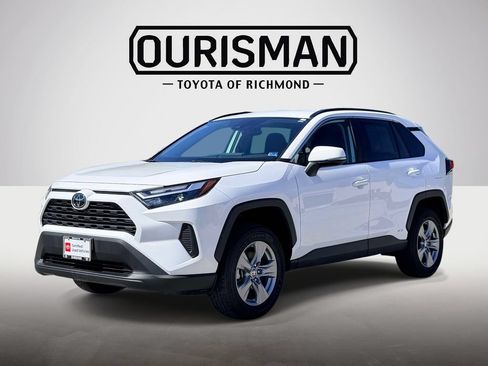 Certified 2025 Toyota RAV4 XLE AWD/4WD image 24