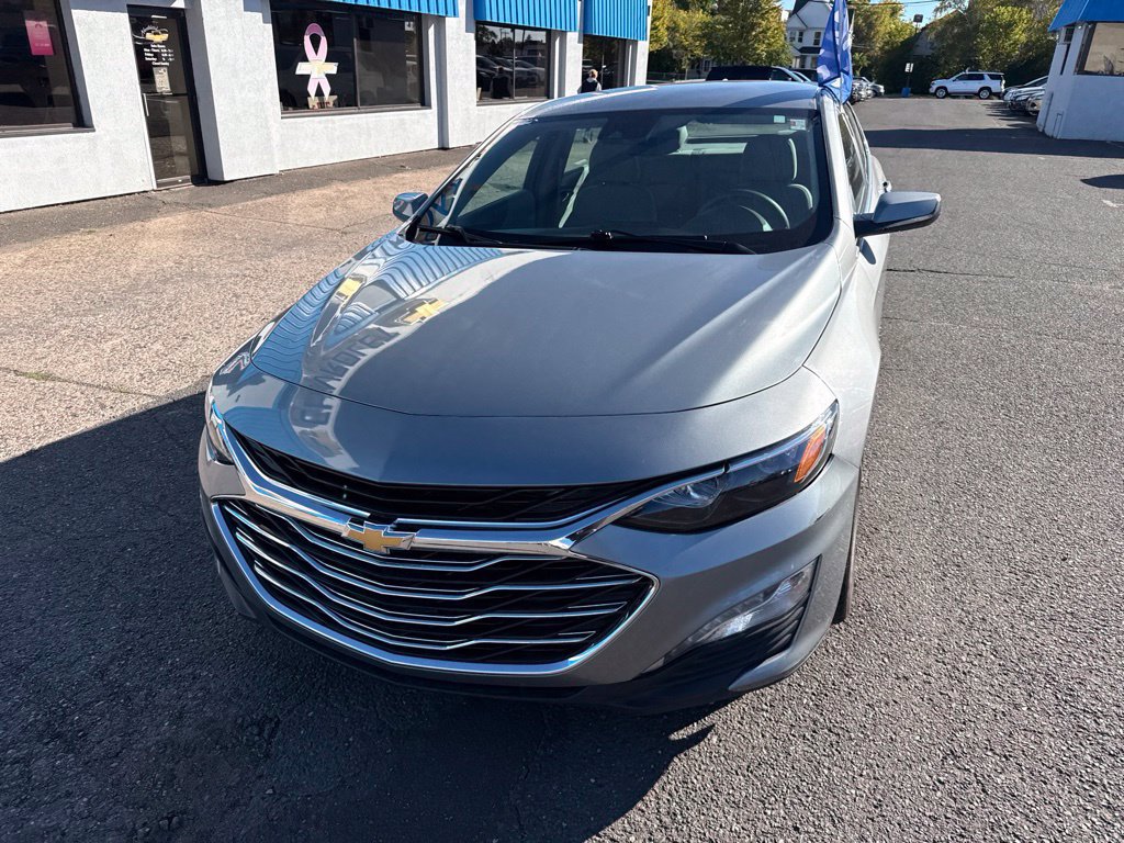 Used 2024 Chevrolet Malibu LT FWD image 3
