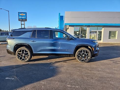New 2026 Chevrolet Traverse High Country image 2