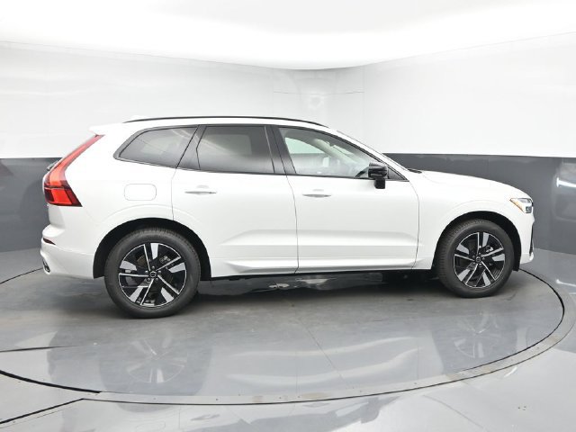New 2026 Volvo XC60 B5 Core w/ Climate Package AWD/4WD image 9