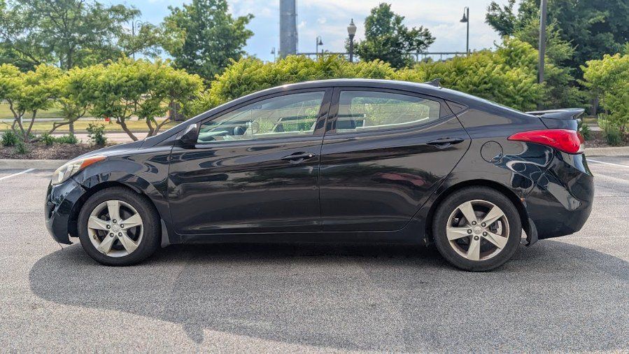 Used 2013 Hyundai Elantra GLS w/ Preferred Pkg FWD image 11
