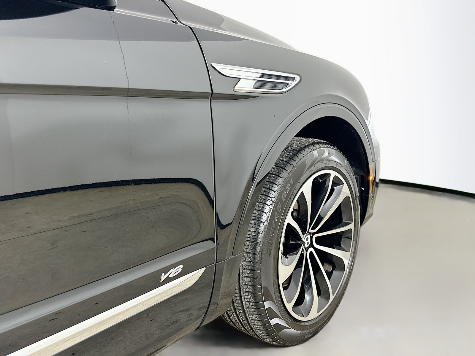 Used 2022 Bentley Bentayga AWD/4WD image 64
