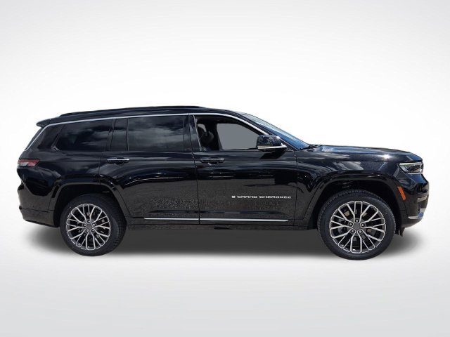 Used 2024 Jeep Grand Cherokee L Summit AWD/4WD image 10