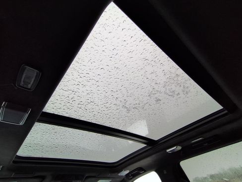 Certified 2024 Cadillac Escalade Sport Platinum w/ LPO, ONYX Package image 18