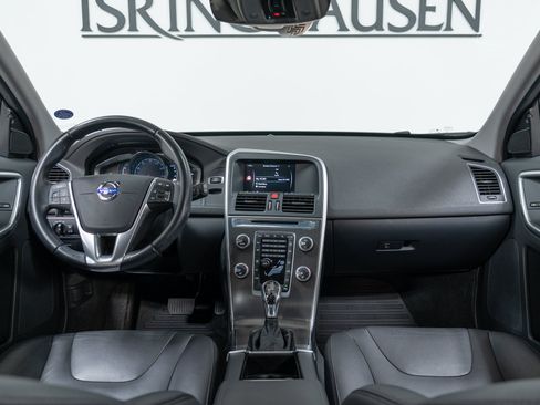 Used 2015 Volvo XC60 T6 w/ Proximity Package FWD image 15