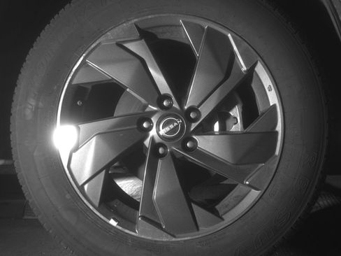 Used 2025 Nissan Rogue SV image 13