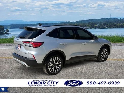 Certified 2020 Ford Escape SE Sport image 3