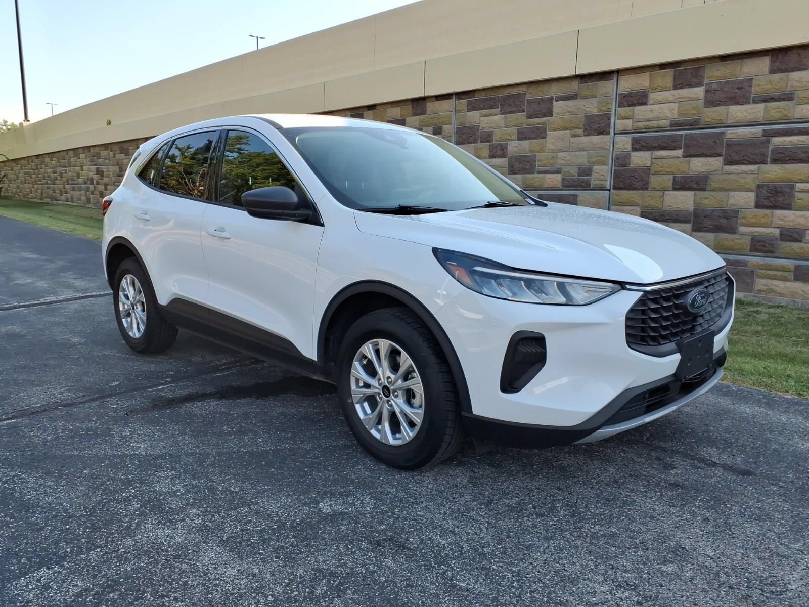 Used 2024 Ford Escape Active AWD/4WD image 1