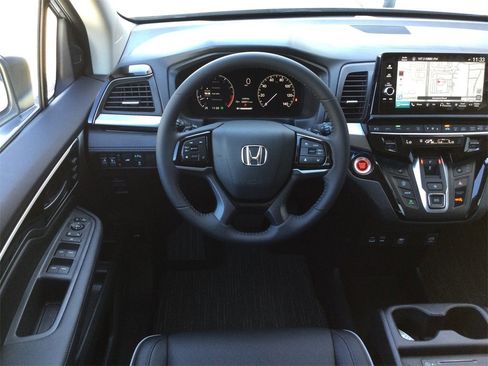 New 2026 Honda Odyssey Touring image 12