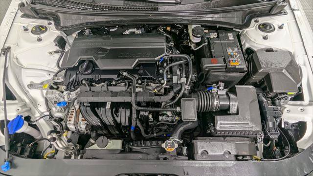 Used 2025 Hyundai Elantra Sport FWD image 32