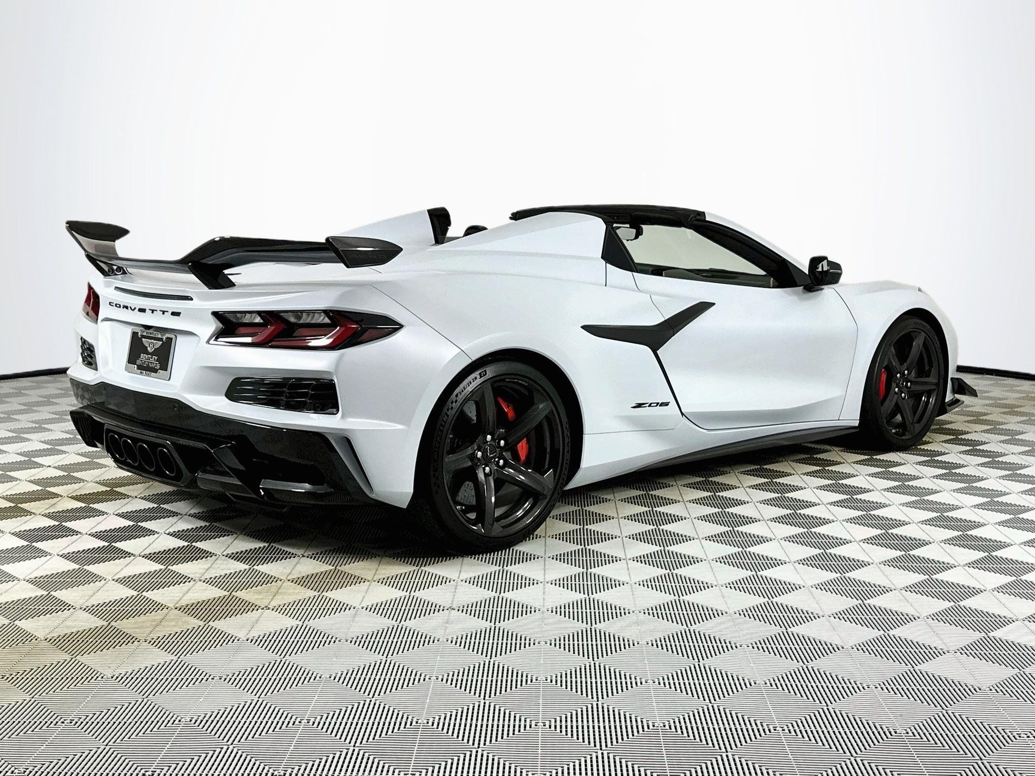 Used 2023 Chevrolet Corvette Z06 w/ Z07 Performance Package RWD image 5