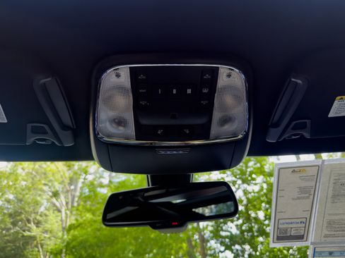 Used 2019 Chrysler 300 S w/ 300S Premium Group 2 RWD image 61