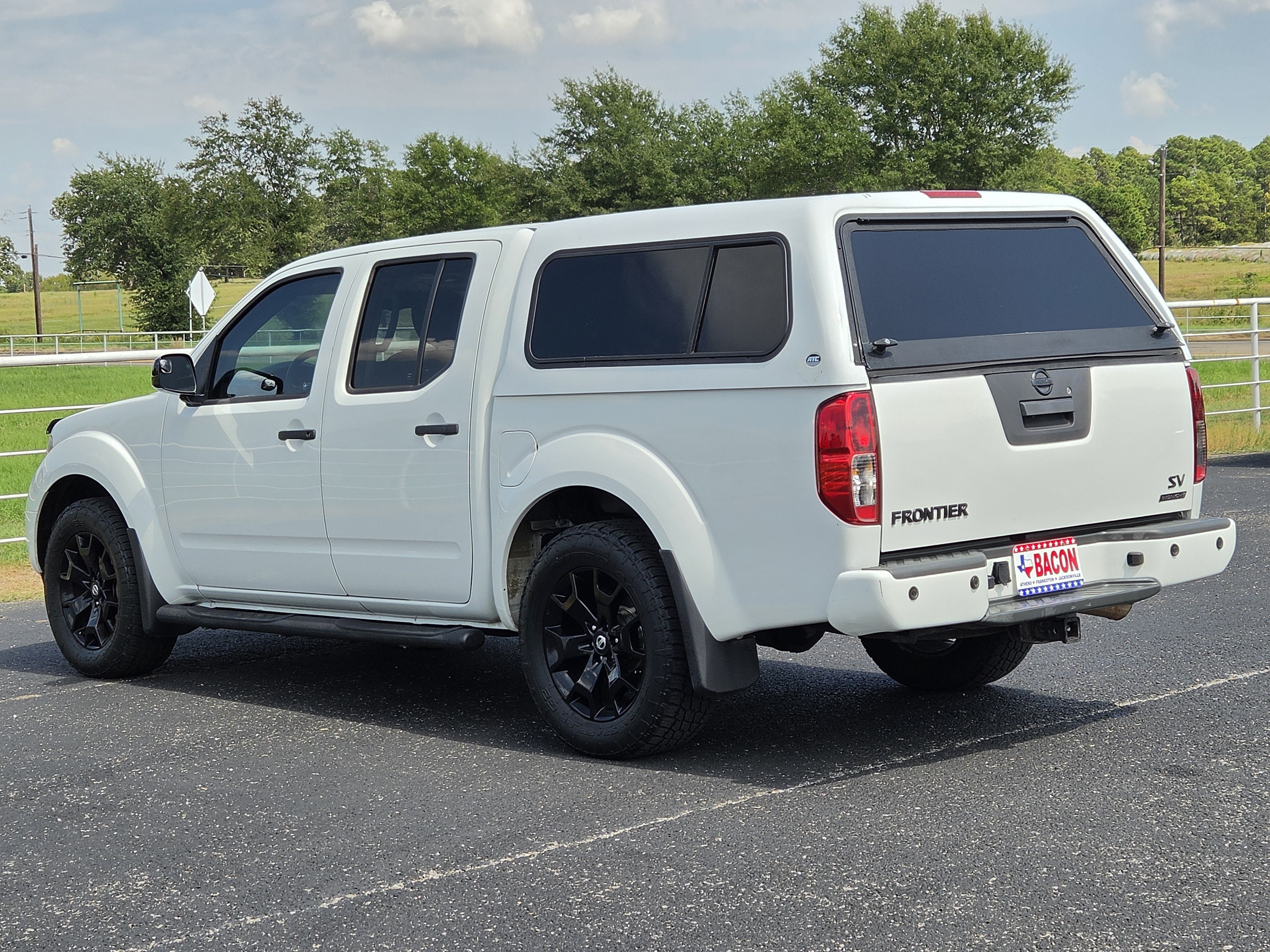 Used 2020 Nissan Frontier SV w/ Midnight Edition Floor Mats RWD image 6