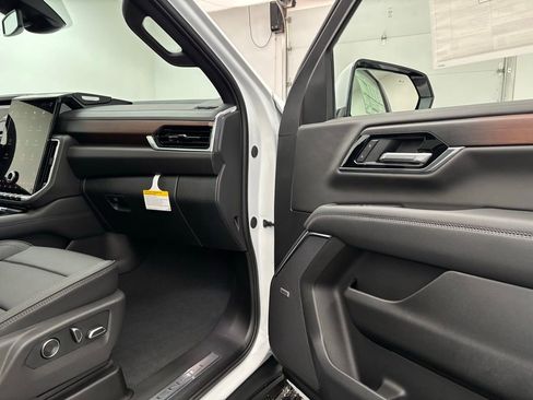 New 2026 GMC Yukon Denali w/ Sun & Power Step Package image 36