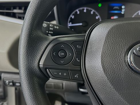 Used 2025 Toyota Corolla LE FWD image 19