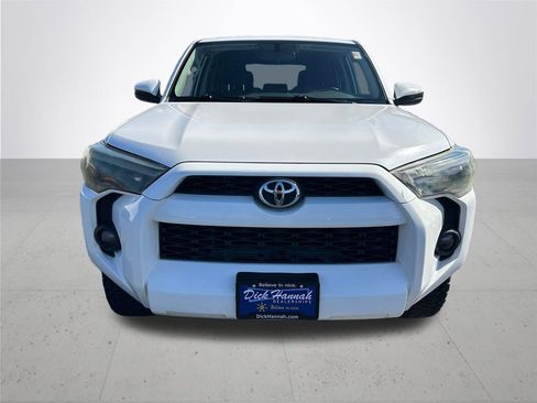 Used 2015 Toyota 4Runner SR5 image 3