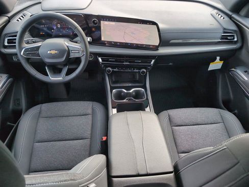 New 2026 Chevrolet Traverse LT w/ LPO, Floor Liner Package FWD image 33