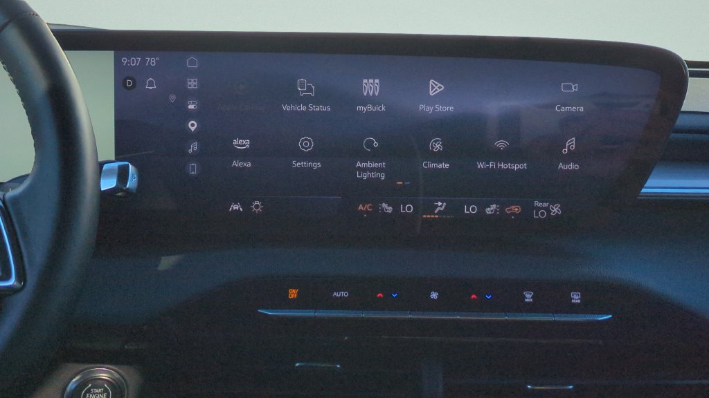 Used 2025 Buick Enclave Preferred FWD image 14