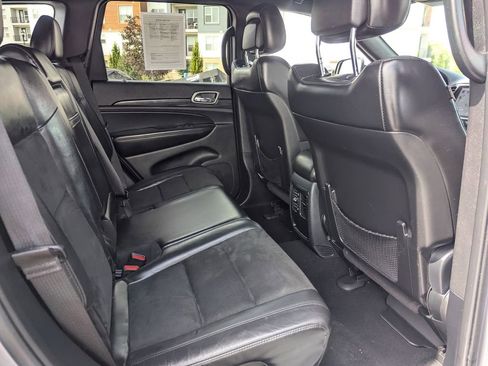 Used 2019 Jeep Grand Cherokee Laredo w/ Laredo X Package RWD image 33
