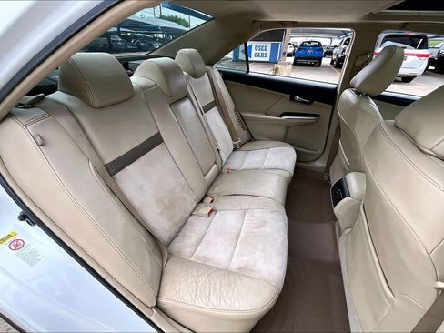 Used 2012 Toyota Camry XLE w/ Leather Pkg FWD image 20