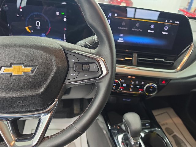 Used 2025 Chevrolet Trax LT w/ Driver Confidence Package FWD image 18
