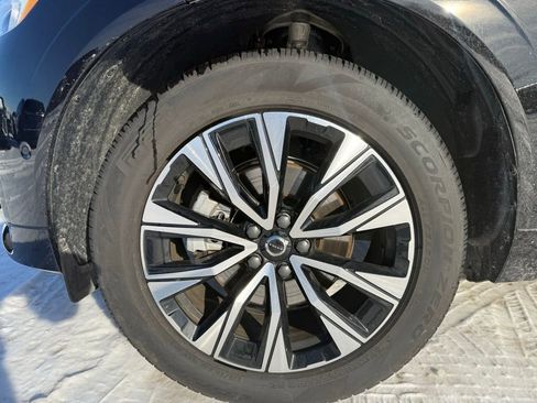 Used 2025 Volvo XC60 B5 Plus image 14