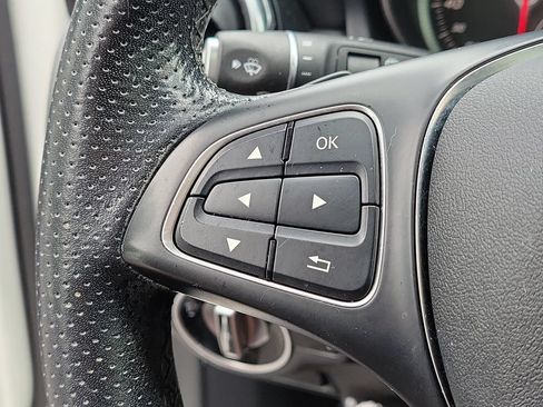 Used 2019 Mercedes-Benz GLA 250 4MATIC image 30